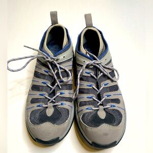 LANDS END Womens ATHLETIC SHOE size 8 B
 Sneakers